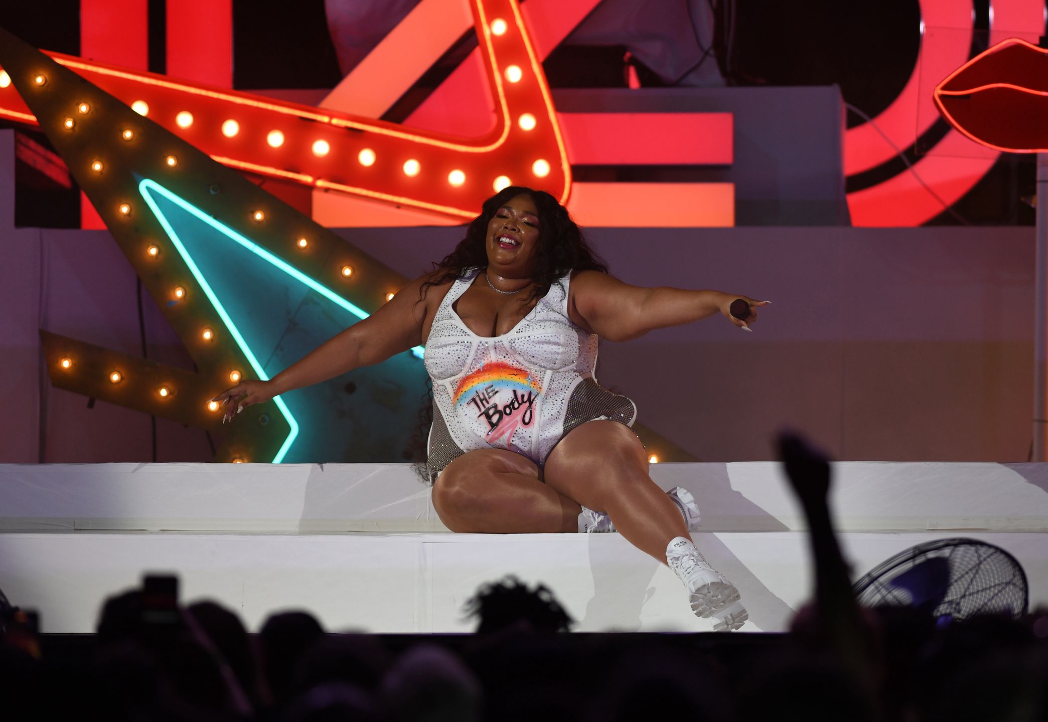 Ciałopozytywna Lizzo na scenie w Miami