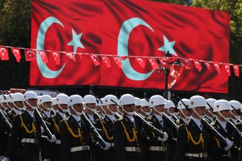 Rakieta Iranu nad Turcją. Człowiek Erdoğana zabrał głos