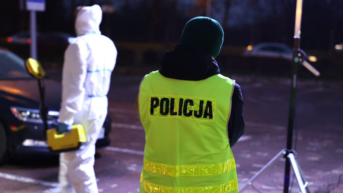 DAREK11
policja, prowadzi, miejsce, kombinezon, policjant, zabezpiecza, zbiera, zbrodnia, grupa, specjalista, technik kryminalistyki, wieczór, noc, dochodzenie, wykrywanie, detektyw, polska, zakaz, ogrodzeniowa, zgon, selekcja, symbol, ogrodzenie, miejsce zbrodni, ucieczka, zabójstwa, zgonu, trup, zabity, niebiesko, oznaczenie, poszukiwany, zatrzymanie, ilustracja, ruch drogowy, funkcjonariusz, wypadek, protest