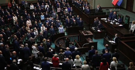 "Piątka dla zwierząt". Tak wyglądałby Sejm po upadku koalicji