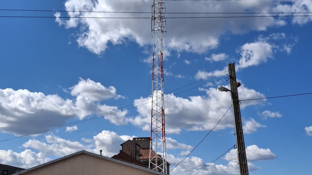 Nadajnik telekomunikacyjny przy ul. Sandomierskiej