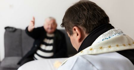 Na co idą pieniądze z kopert? Znany ksiądz wyjaśnia