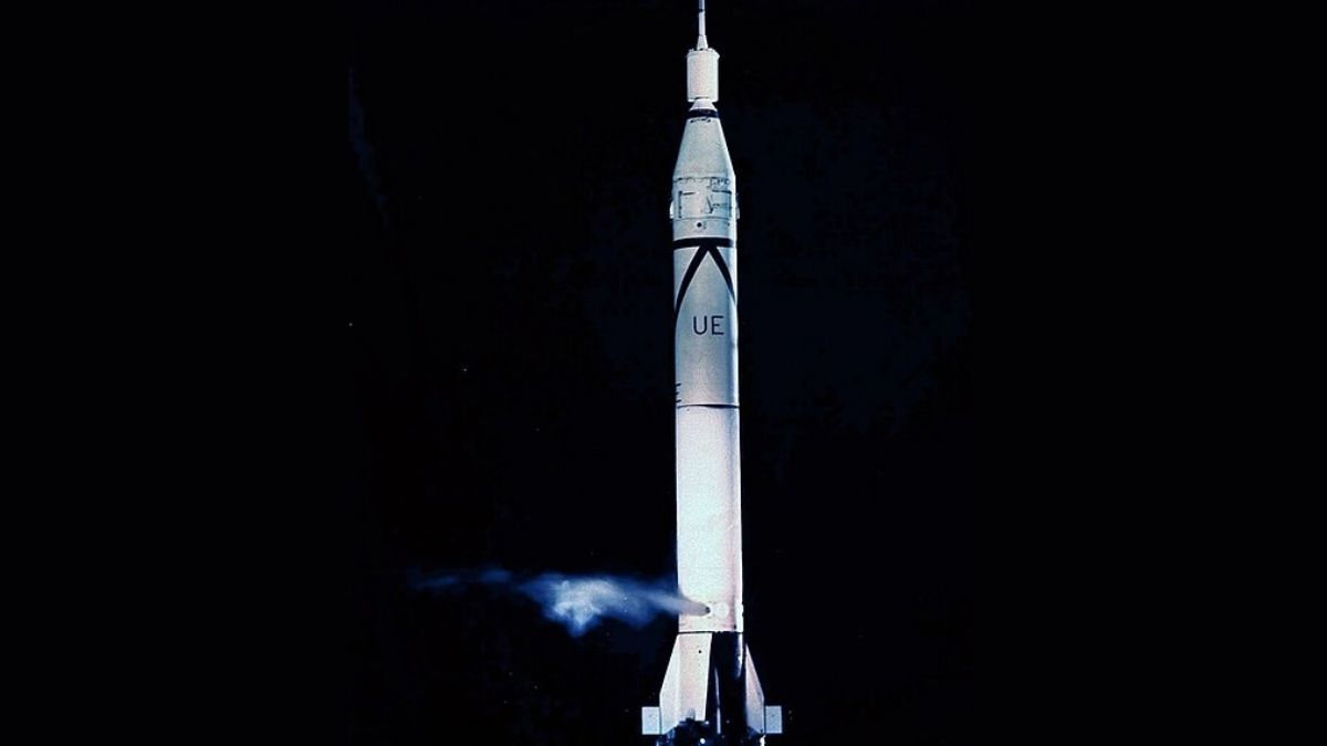 Rakieta Juno I przed wyniesieniem satelity Explorer 1 w 1958 roku.