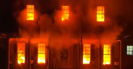 Zrobili dekorację na Halloween. Teraz proszą, żeby nie dzwonić po straż pożarną