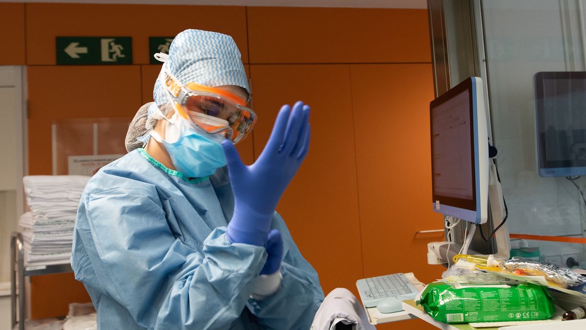 4,25 zł za pracę w czasie epidemii. NFZ wypłacił "premię" pielęgniarce