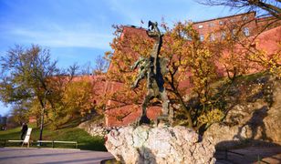 Turyści w Krakowie zaskoczeni. Smok przestał ziać ogniem