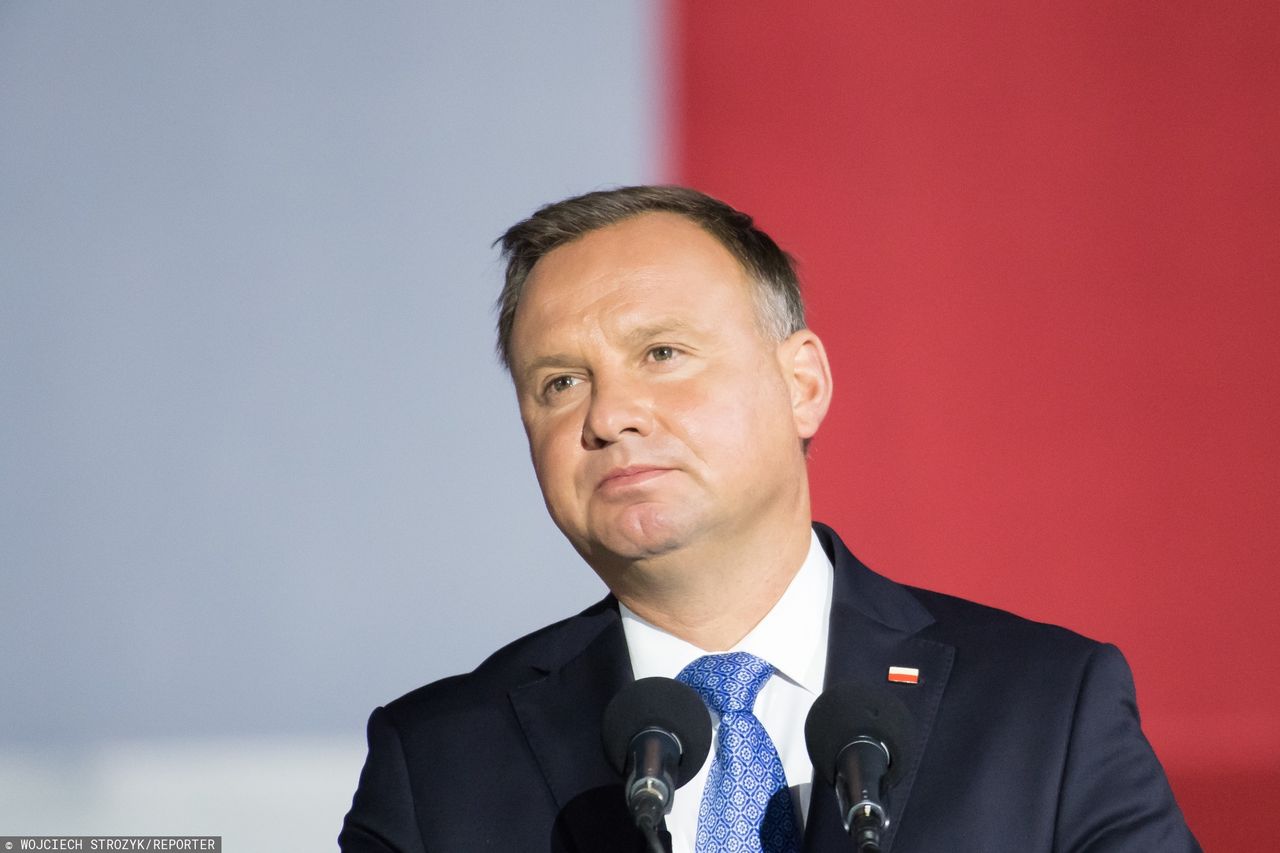 Zgrzyt na linii Andrzej Duda - Krzysztof Bosak. "Spokojnie, panie pośle"