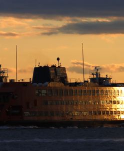 Z promu ewakuowano 900 osób. Pasażerowie walczyli o kamizelki