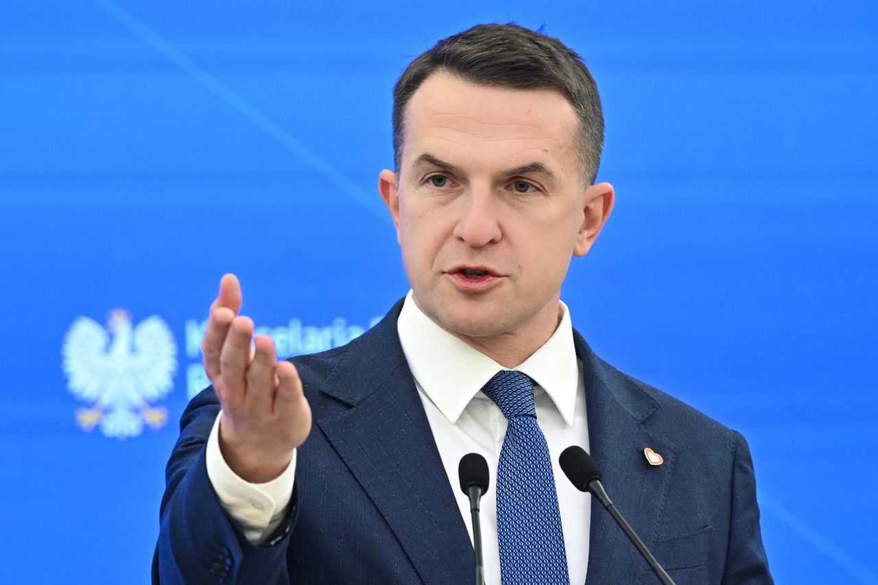 "Młode Polki" krytykujące UE. Jest reakcja rządu na nagrania AI