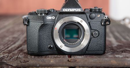 Tak w rzeczywistości wygląda stabilizacja matrycy w Olympusie OM-D E-M5 Mark II