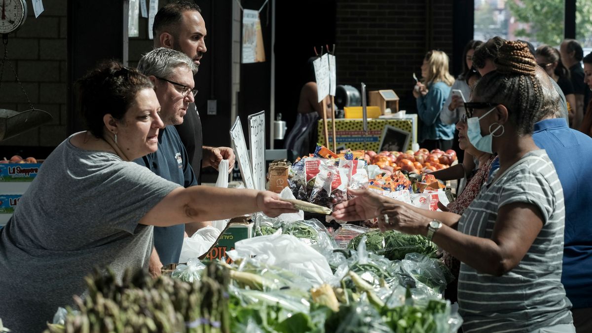 Shoppers At Eastern Market As Food Inflation Takes Toll On US consumers
Customers shop for produce at the Eastern Market in Detroit, Michigan, US, on Saturday, Sept. 17, 2022. Despite slowing inflation and falling gas prices in August, US shoppers felt little relief as higher food bills forced many to recalibrate their spending patterns. Photographer: Matthew Hatcher/Bloomberg via Getty Images
Bloomberg
us, shoppers, u.s., shops, shopper, u.s.a., americas, shop, north american, industries, united states of america, detroit, consumer staples, business news, american, food inflation, consumer goods