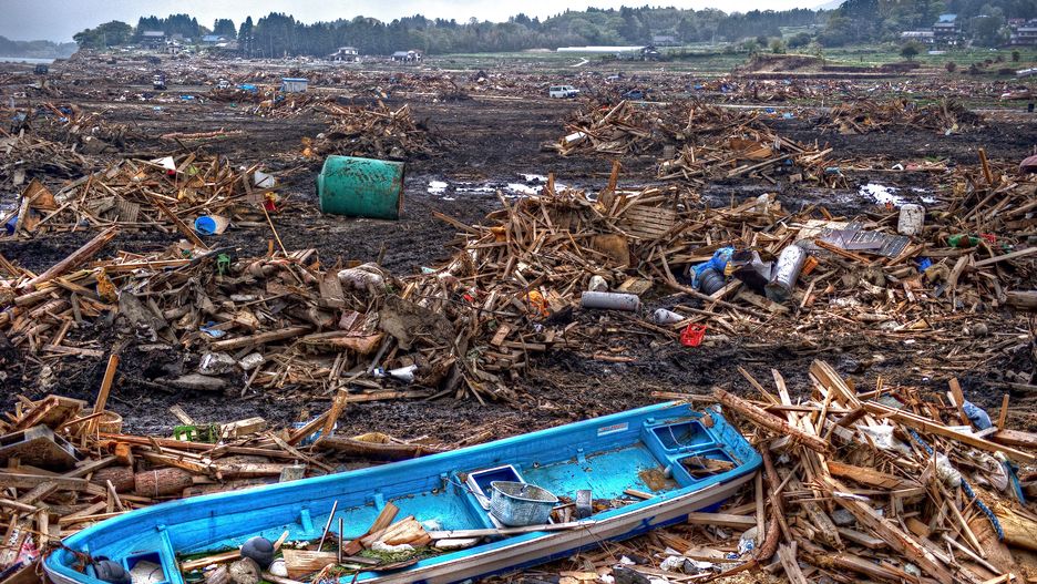  Tyle zostało po rybackiej przystani  w Rikuzen-takata, w japońskiej prefekturze Iwate po tsunami w 2011 roku(c) Jon Sheer. All Rights Reserv