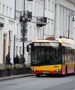 У Варшаві автобус протягнув за собою старшу жінку