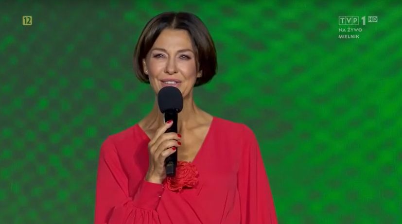 Anna Popek na koncercie "Murem za polskim mundurem"