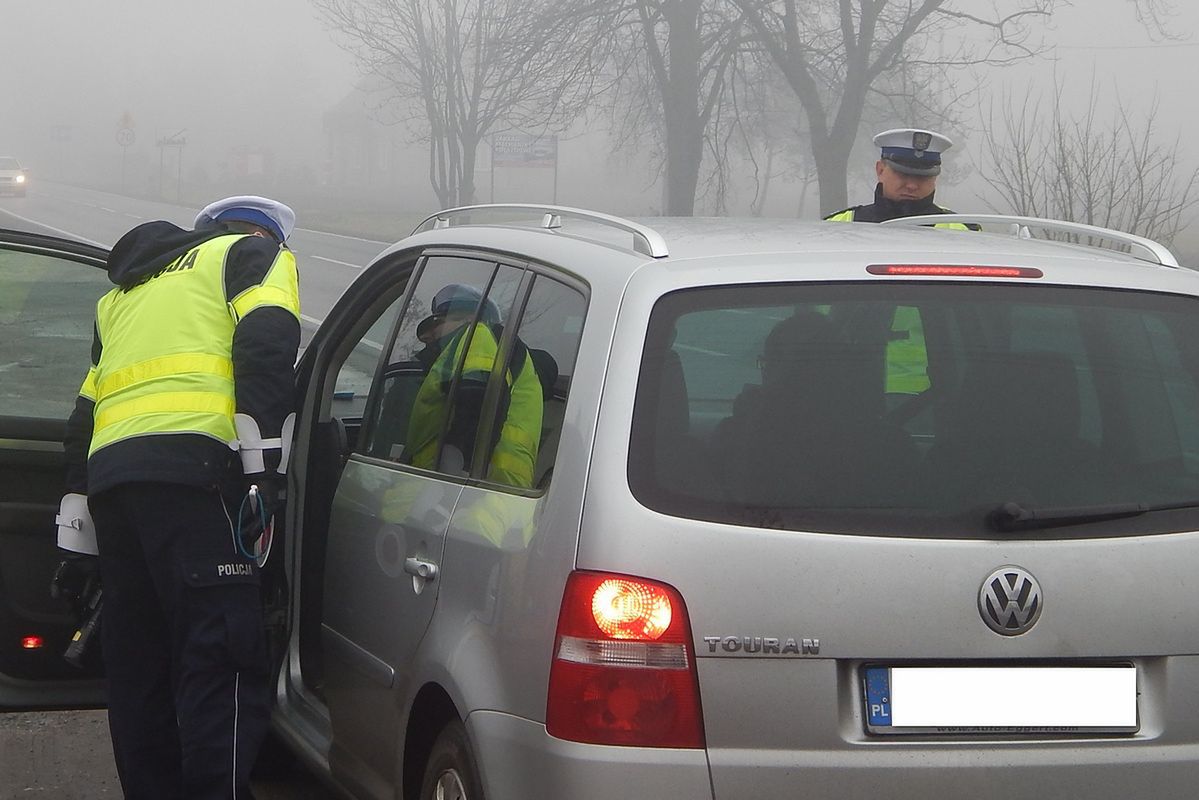 Policjant zada proste pytanie. Nie umiesz odpowiedzieć? Będzie mandat