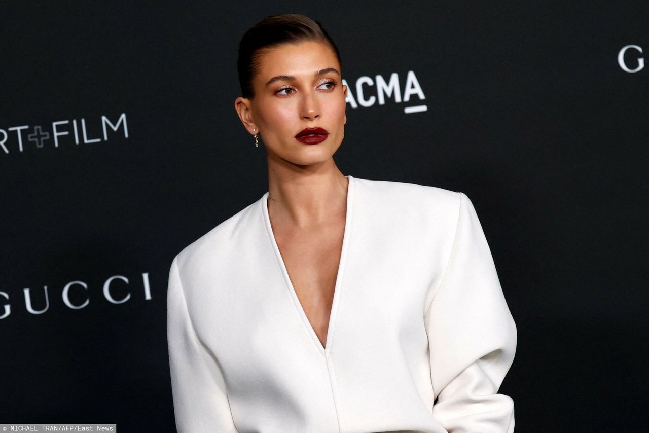 Hailey Bieber podczas jednego z eventów (East News) 