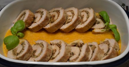 Rolada ze schabu na warzywnym puree. Posmakuje wszystkim