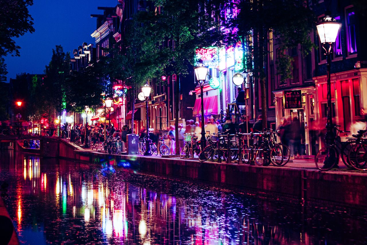Amsterdam rewrites the rules: ban on marijuana smoking in Red Light District imposed