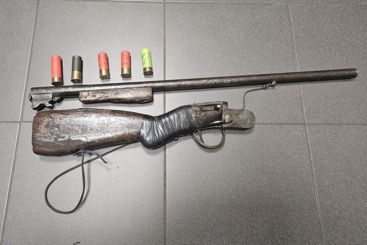 Godziszów: Postrzelił się z broni. 63-latek trafił do szpitala