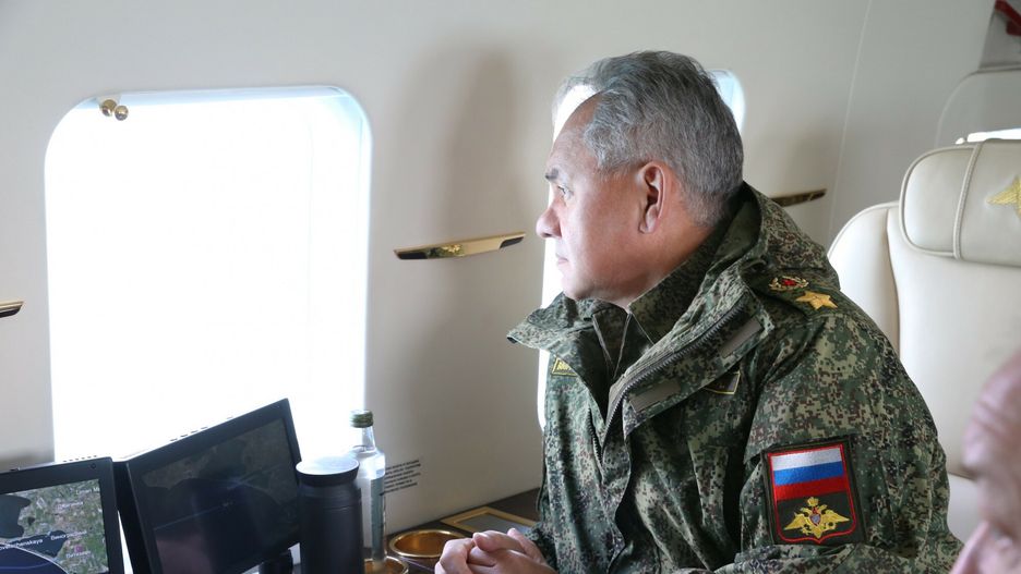 Rosyjskie manewry wojskowe na Krymie
Fot. Russian Defense Ministry / Laski Diffusion / East News . Rosyjskie manewry wojskowe na Krymie. Wziely w nich udzial oddzialy nalezace do rosyjskiego Poludniowego Obwodu Wojskowego oraz wojska powietrznodesantowe. Krym, 22.04.2021 r.  n/z: Siergiej Szojgu ( Sergey Shoygu ) - Minister Obrony Narodowej Rosji
Russian Defense Ministry