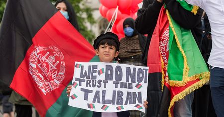Afganistan: Talibowie złapali fotoreportera, pobili go, a na koniec dali mu... Monstera
