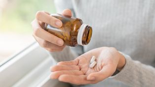 Kiedy najlepiej przyjmować witaminę D? Liczy się nie tylko dawka