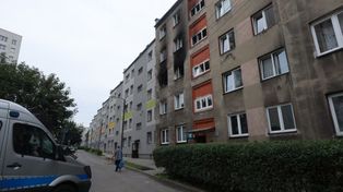 Chorzów: Dramatyczna noc. Mieszkanka bloku, gdzie doszło do tragicznego pożaru: "Nagle ktoś zaczął przeraźliwie walić w drzwi"