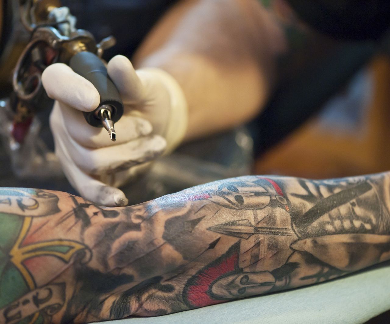 Tattoo ink dangers: FDA finds bacteria in unopened containers