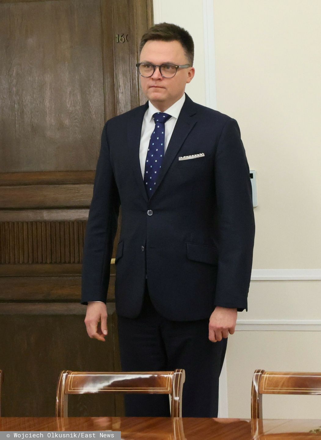 Stylista uważa, że Szymon Hołownia powinien zrezygnować z poszetki