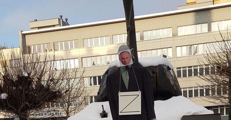 Gliwice. Kukła Putina zawisła na czołgu przed Sądem Rejonowym