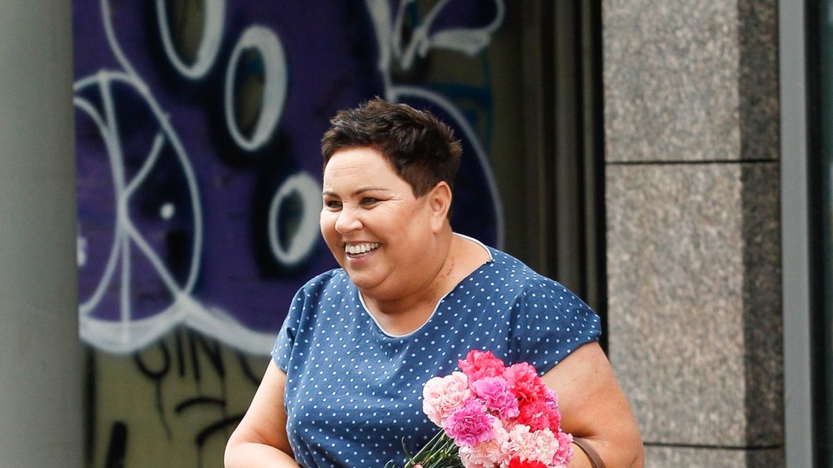 Tak naprawdę nazywa się Dorota WellmanDorota Wellman od lat jest ulubienicą widzów. Rozpoznawalność dała jej praca w TVP. Na początku XXI wieku była jedną z prowadzących “Pytanie na śniadanie”. Już wówczas utworzyła duet z Marcinem Prokopem. Widzowie uwielbiają ich do dziś.    W 2007 roku trafili do TVN, w którym pracują do dziś.   Wydaje się wam, że wszystko wiecie o Dorocie Wellman? Otóż okazuje się, że dla wielu telewidzów zaskakujące może być nawet to, jak naprawdę się nazywa.   Prawdziwe nazwisko Doroty Wellman 