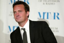 Hołd dla Matthew Perry'ego. Plansza upamiętniająca przed każdym sezonem "Przyjaciół"