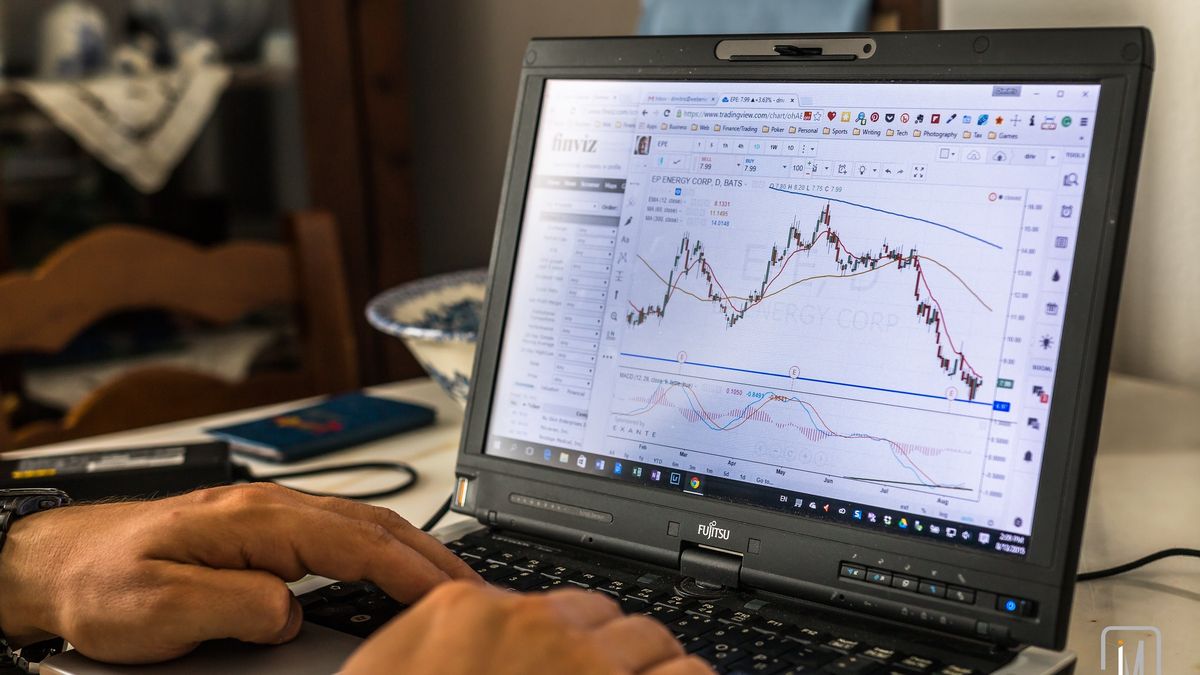 Akcje chińskiego producenta samochodów elektrycznych Evergrande lecą w dół