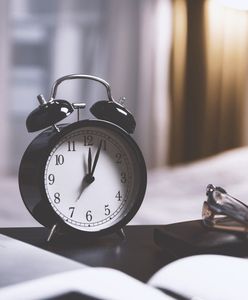 Zmiana czasu na zimowy coraz bliżej. Kiedy przestawiamy zegarki?