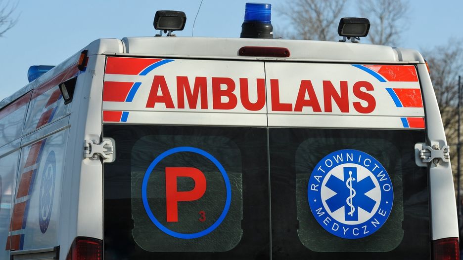 Warszawa. Zespół ratowników przeprowadził badania bezdomnej