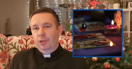 Ksiądz o wróżkach. Załamuje ręce. "Polacy idiocieją"