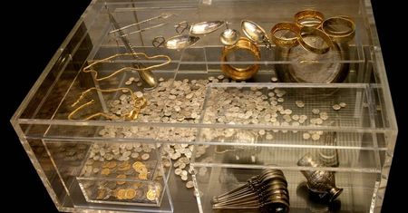 Rolnik zgubił młotek. Potem znalazł skarb warty 1,75 mln funtów