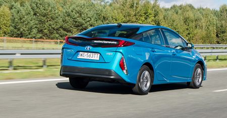 Toyota Prius Plug-in Hybrid po 10 dniach. Zobacz, ile zużyła paliwa i prądu po 1000 km