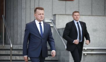 Reaguje po trzęsieniu ziemi w armii. Błaszczak wspomniał o Tusku