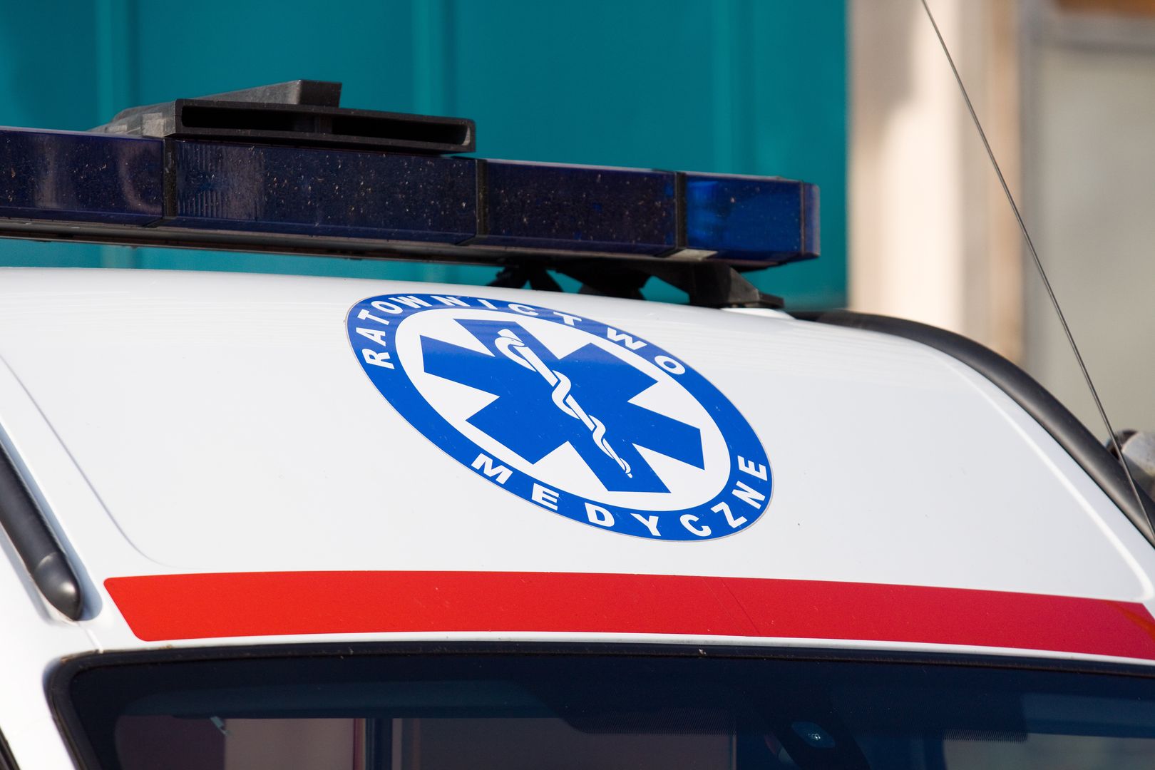 Lubelskie. Auto uderzyło w drzewo. Są ofiary