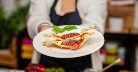 Urocze pizzerinki z miodem i burratą. Idealne na każdą okazję