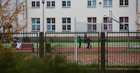 Co dalej z 20-procentowymi podwyżkami dla nauczycieli? Resort wydaje się nieugięty