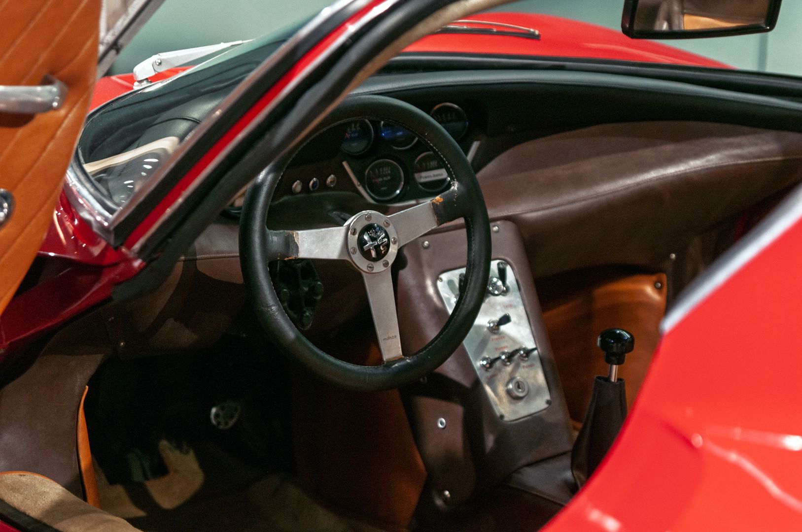 Klasyczna Alfa Romeo 33 Stradale (1967)