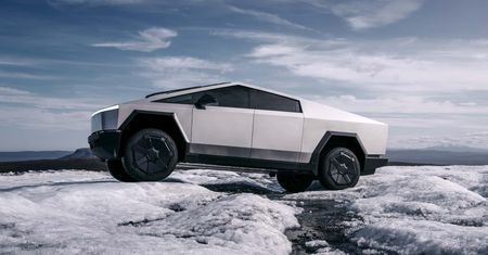 Tesla Cybertruck oficjalnie wjeżdża na rynek. Nie wszystko jest takie, jak obiecywał Musk