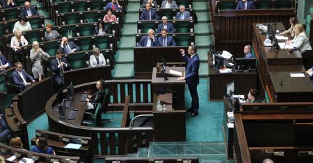 Kolejny dzień posiedzenia Sejmu. Posłowie wysłuchają informacji o działalności RMN i KRRiT