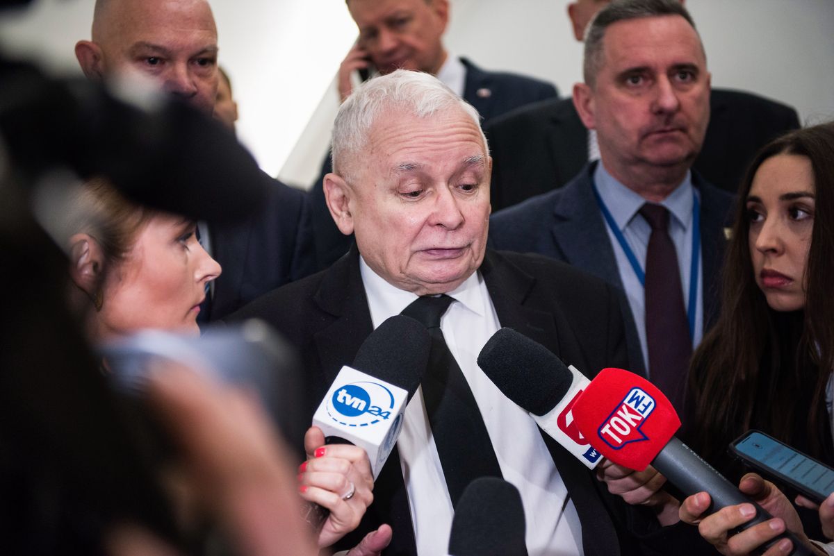 Policyjne radiowozy miały zniknąć sprzed domu Jarosława Kaczyńskiego