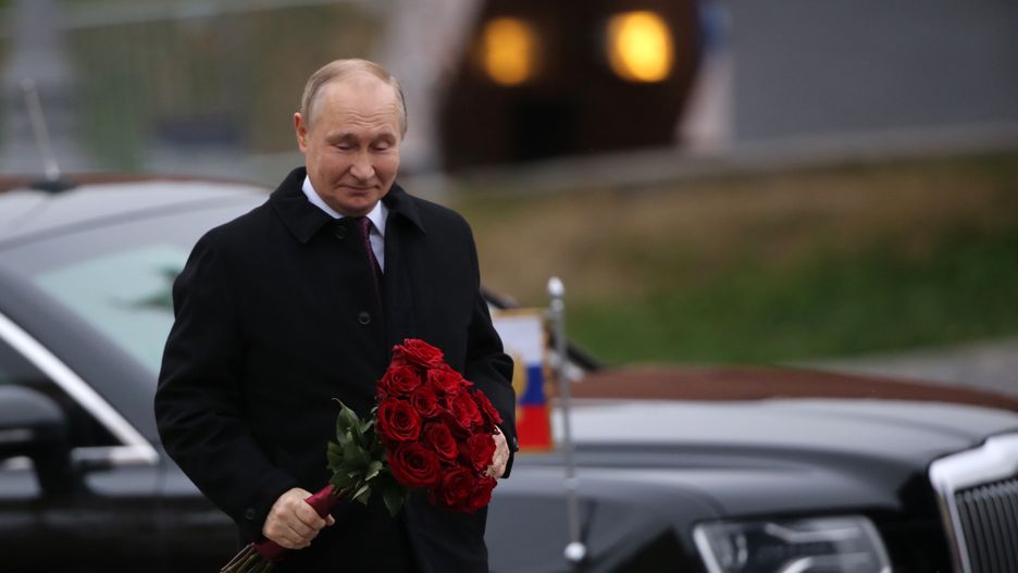 Russian President Vladimir Putin Visits Red Square On National Unity Day
MOSCOW, RUSSIA - NOVEMBER 4: (RUSSIA OUT) Russian President Vladimir Putin carries a bouquet of red roses during the ceremony at Red Square on November 4, 2022, in Moscow, Russia. President Putin laid flowers to the Monument of Minin and Pozharsky at Red Square marking the National Unity Day. (Photo by Contributor/Getty Images)
Contributor