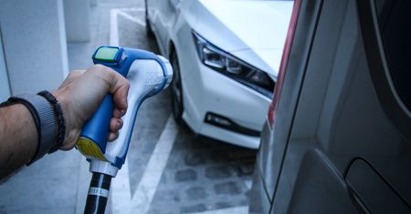 Resort wyciąga wnioski. Powrócą dopłaty do samochodów elektrycznych