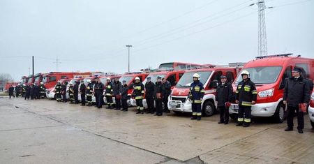 Nowe pojazdy i sprzęt dla strażaków z województwa lubelskiego [ZDJĘCIA]