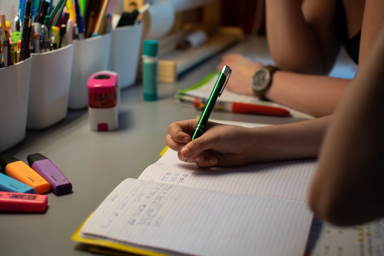 Rodzice muszą płacić za wgląd w klasówki swoich dzieci. Szkoła powołuje się na przepisy administracyjne